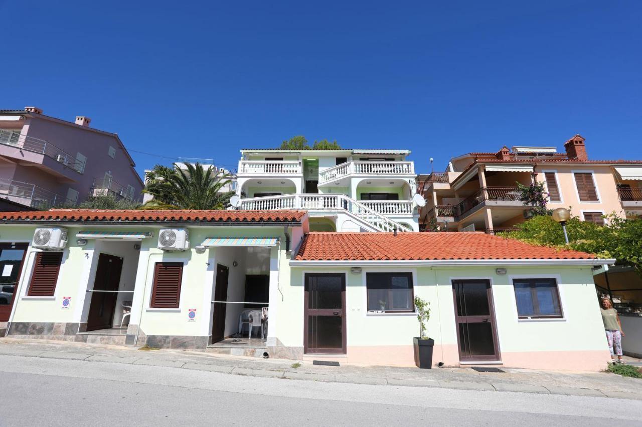 Greenhouse Family Apartments Rabac Ngoại thất bức ảnh