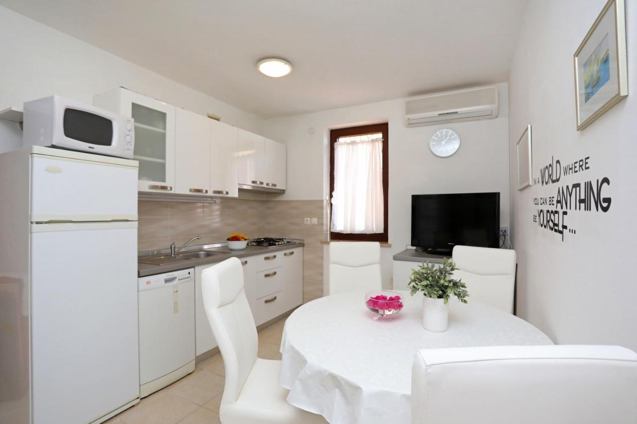 Greenhouse Family Apartments Rabac Ngoại thất bức ảnh