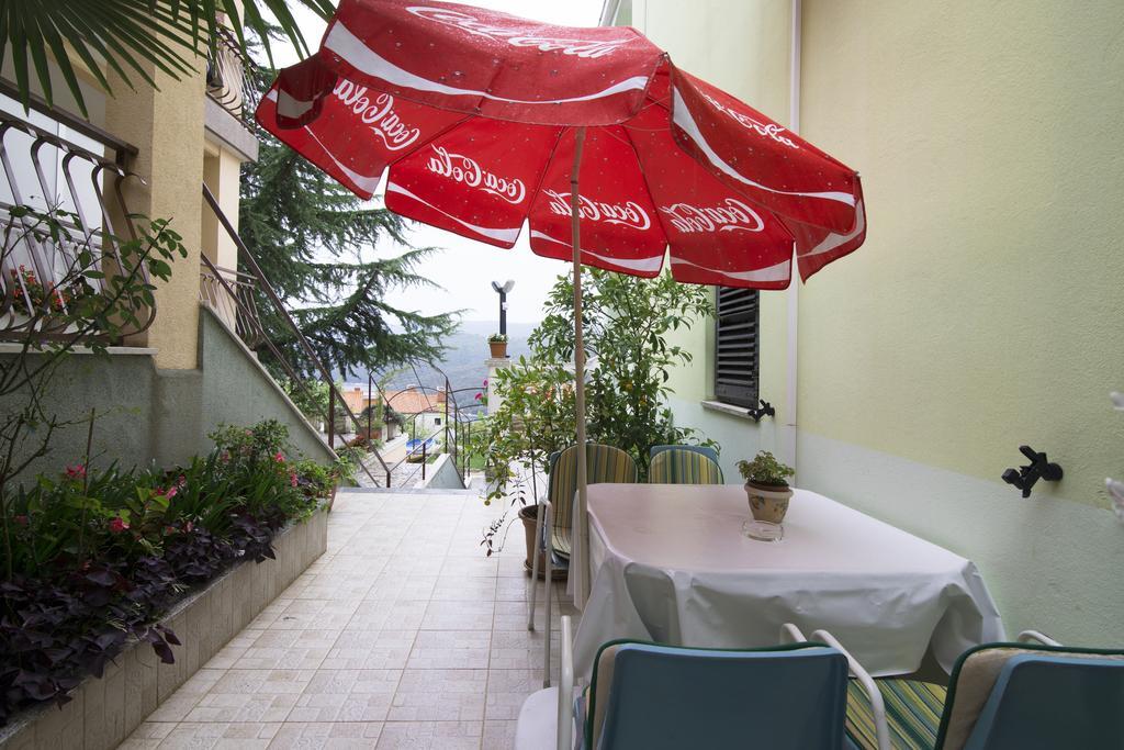 Greenhouse Family Apartments Rabac Phòng bức ảnh